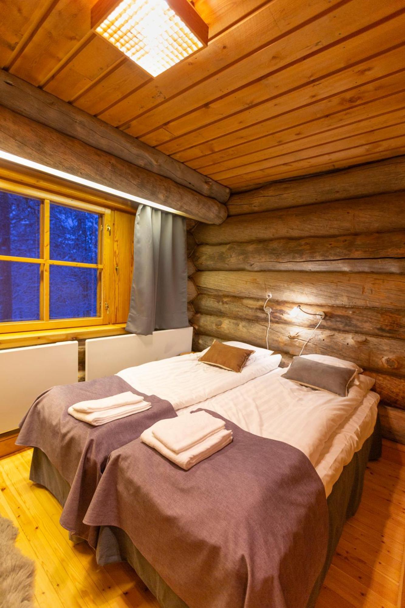 Kuukkeli Log Aurora