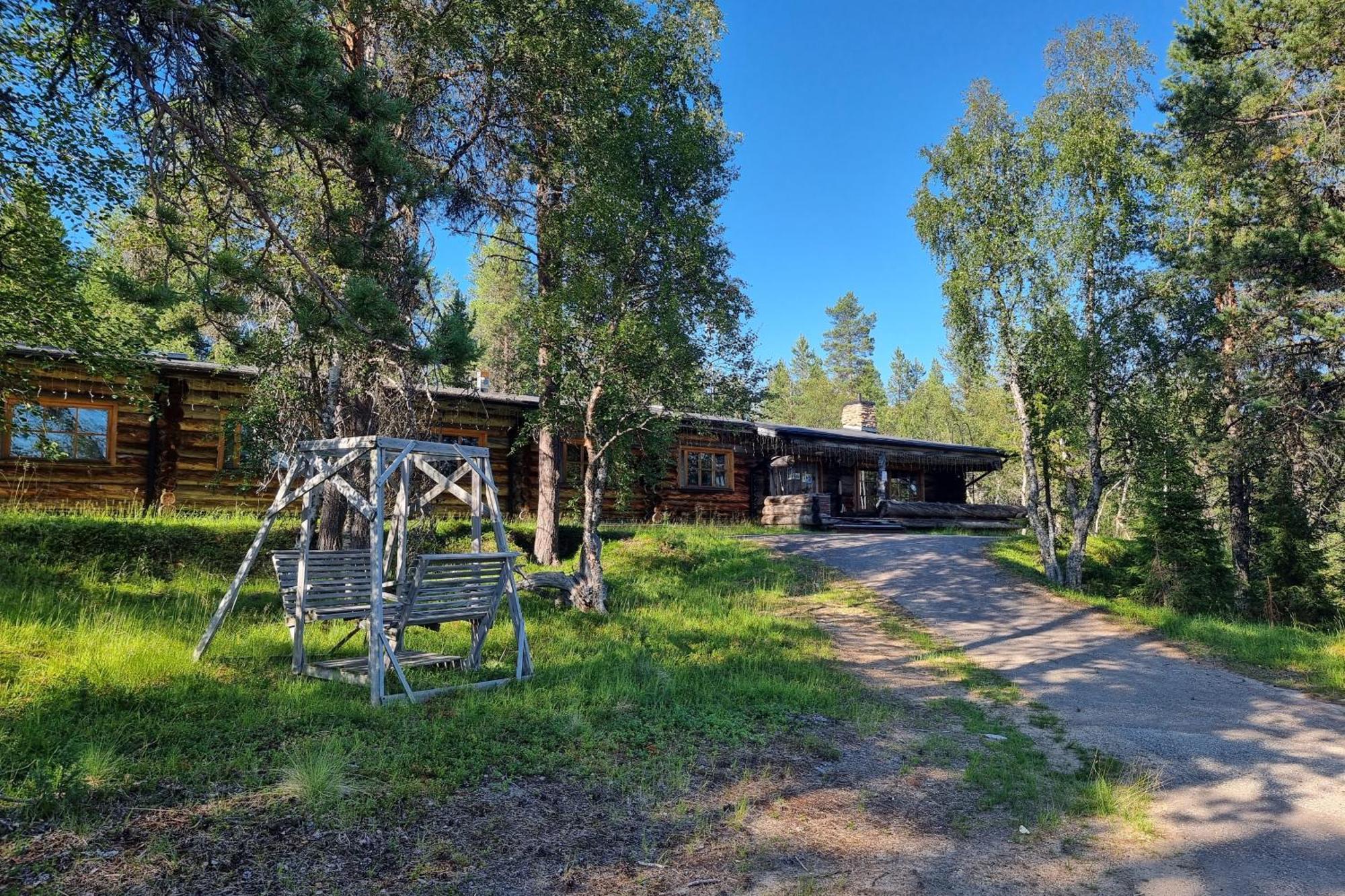 Kuukkeli Log Aurora Aparthotel 4*