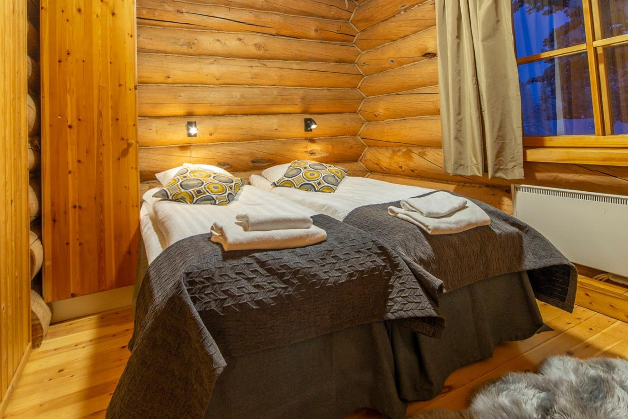 Kuukkeli Log Aurora 4*