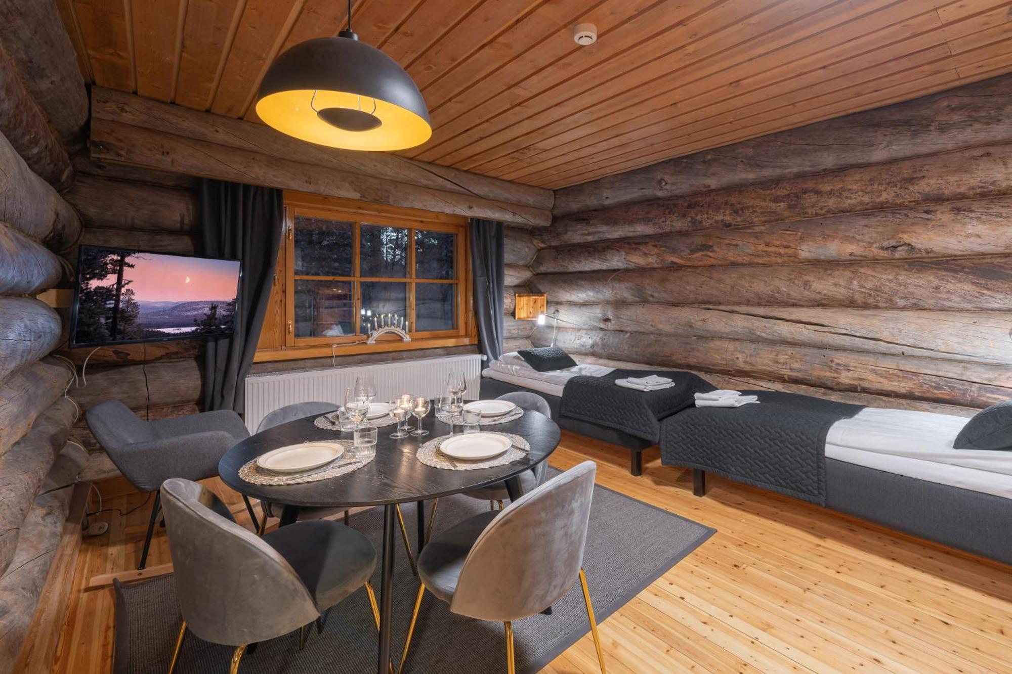 Kuukkeli Log Aurora 4*
